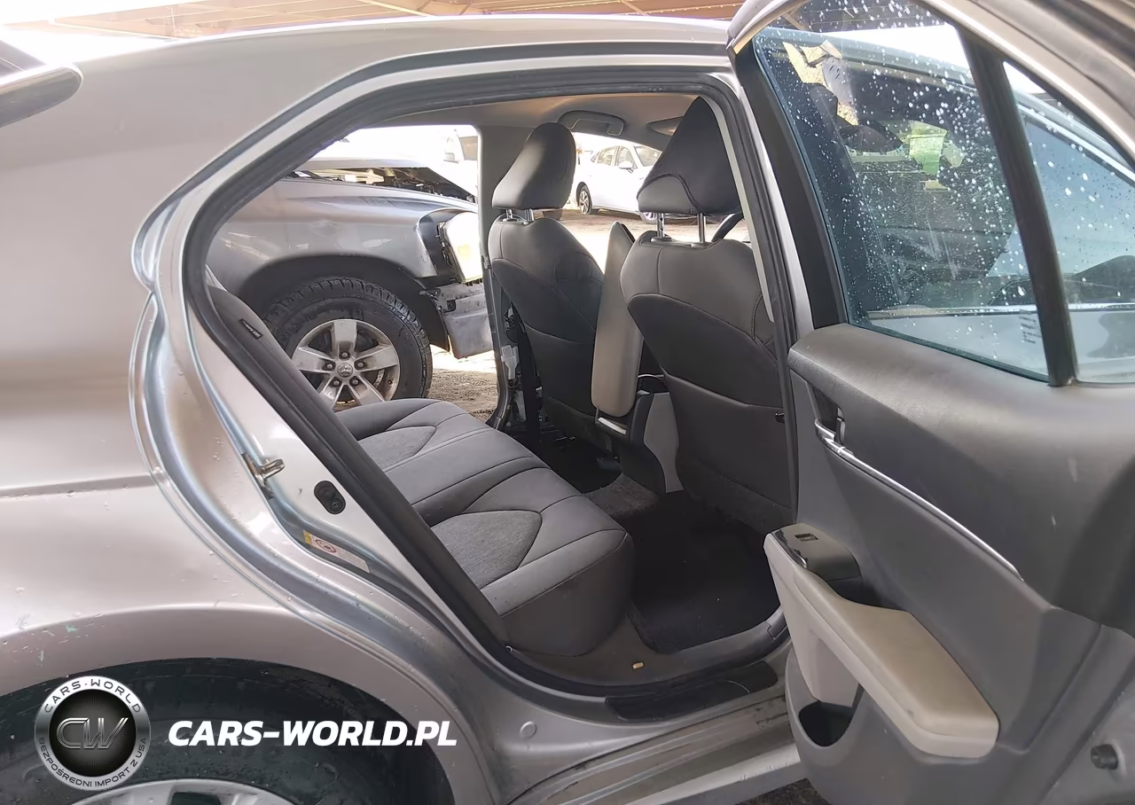 2018 Toyota Camry Le VIN:4T1B11HK9JU678687 - 8