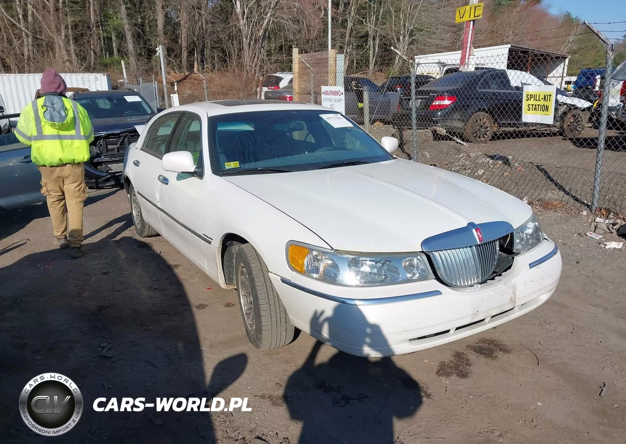 2001 Lincoln Town Car Signature