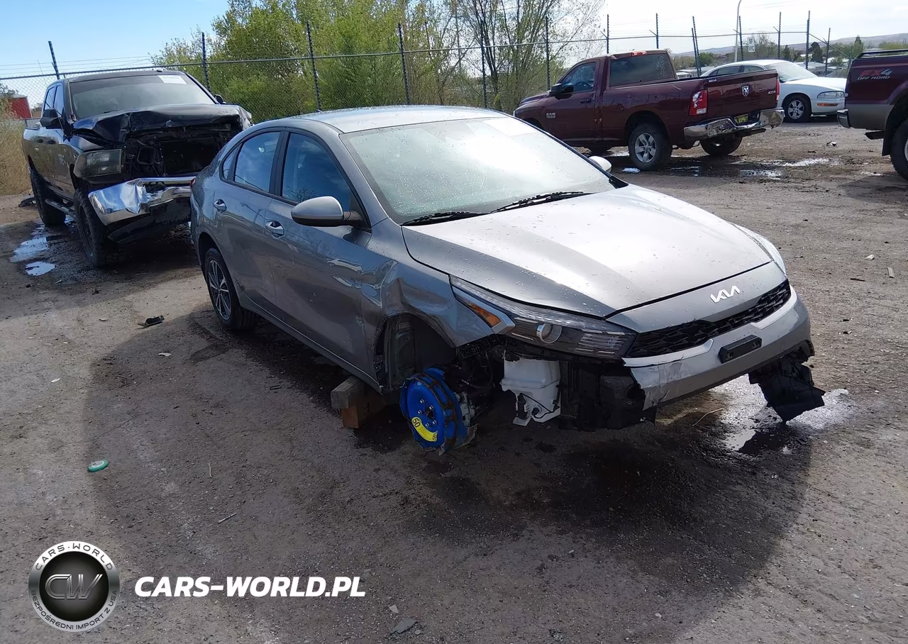 2024 Kia Forte Lxs – zdjęcie 1 z 16