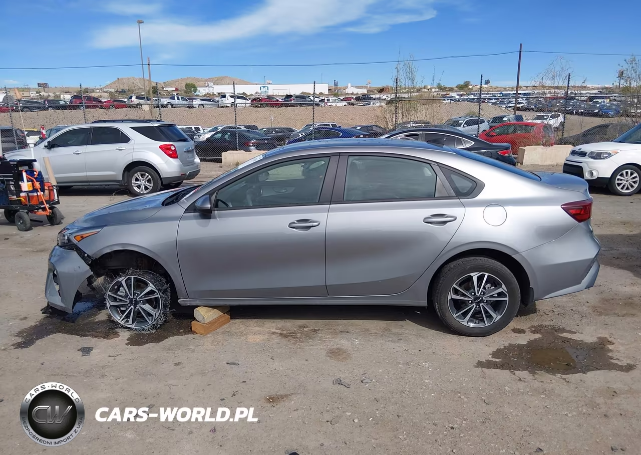 2024 Kia Forte Lxs VIN:3KPF24AD9RE736291 - 14
