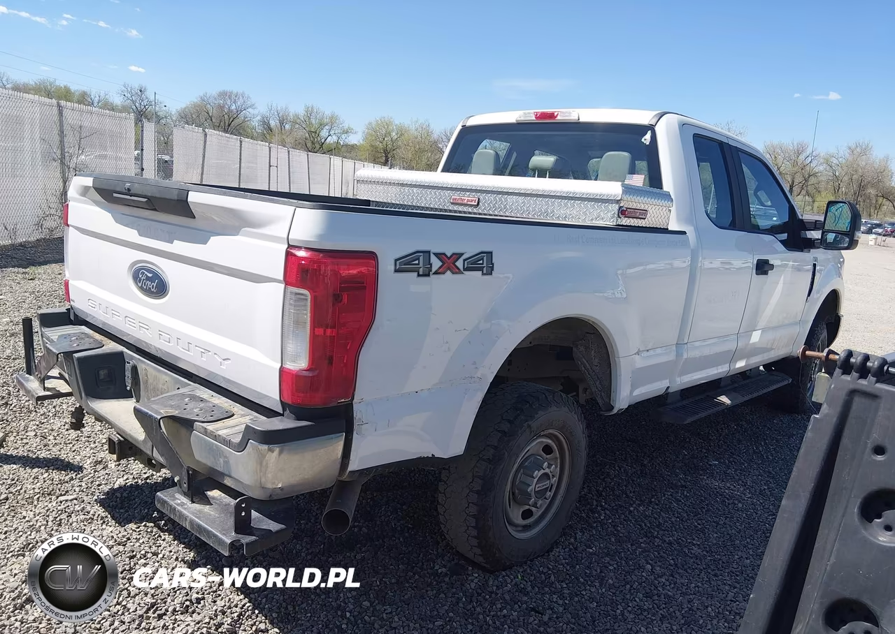 2018 Ford F-250 Xl VIN:1FT7X2B66JEC51696 - 4