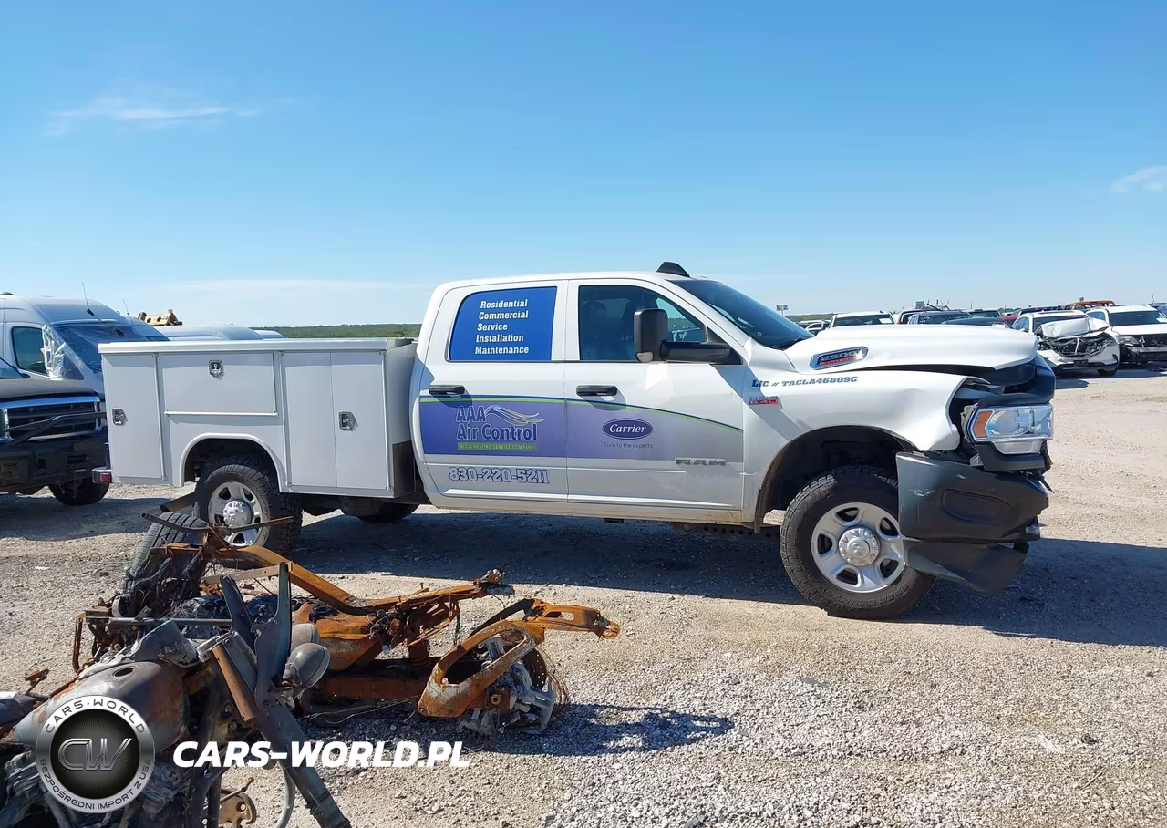 2022 Ram 2500 Tradesman 4X4 8' Box VIN:3C7WR5HJ3NG198010 - 14