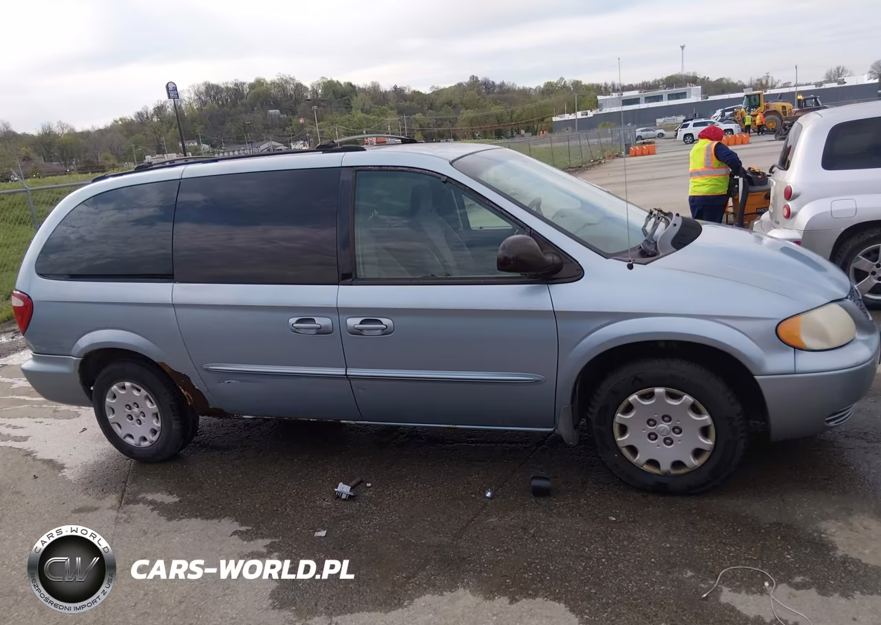 2003 Chrysler Town & Country VIN:2C4GP24R93R304632 - 13
