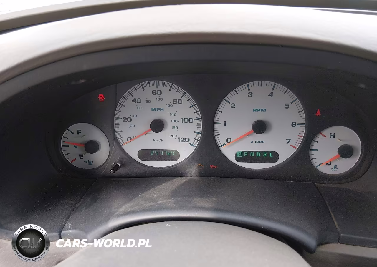 2003 Chrysler Town & Country VIN:2C4GP24R93R304632 - 7
