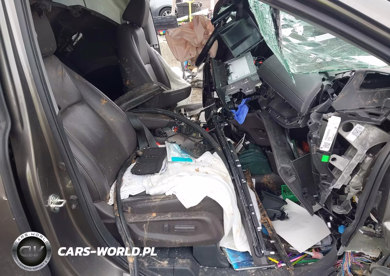 2018 Honda Odyssey Elite VIN:5FNRL6H95JB107603 - 12