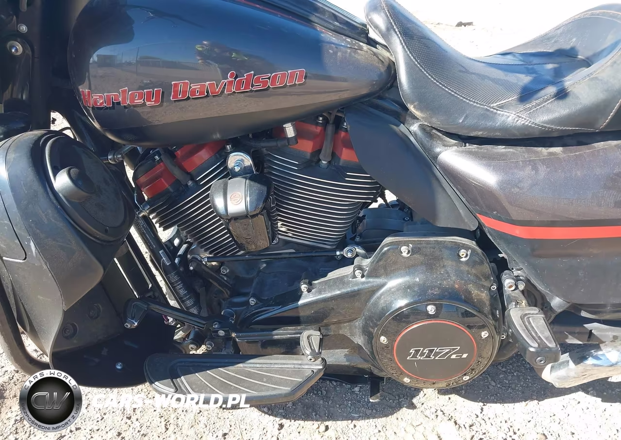 2018 Harley-Davidson Flhxse Cvo Street Glide VIN:1HD1PXL16JB954429 - 9