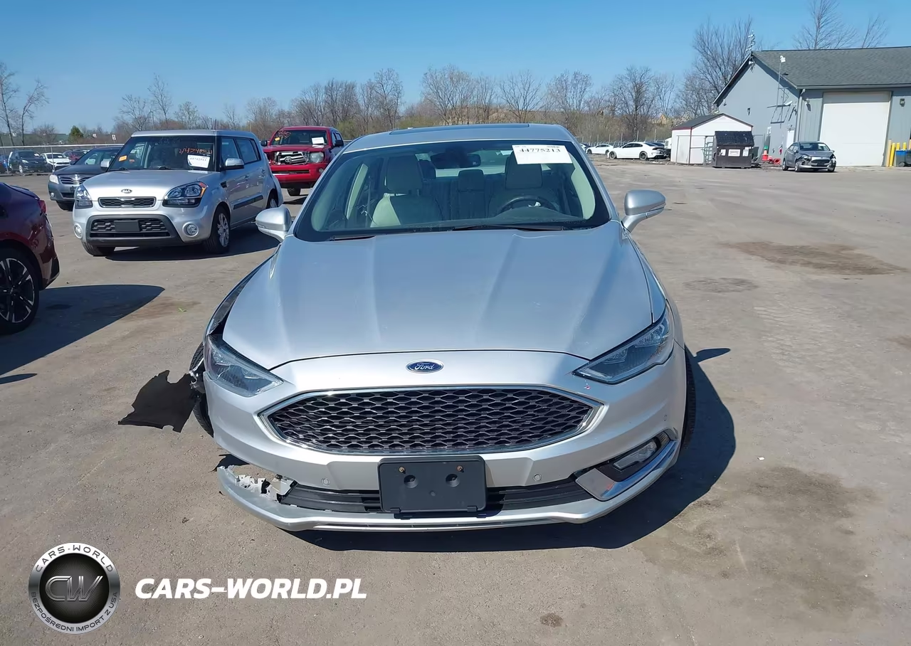 2018 Ford Fusion Platinum VIN:3FA6P0K91JR114002 - 11