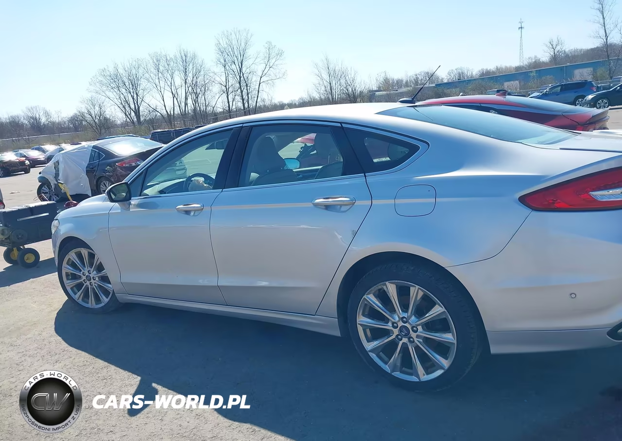 2018 Ford Fusion Platinum VIN:3FA6P0K91JR114002 - 13