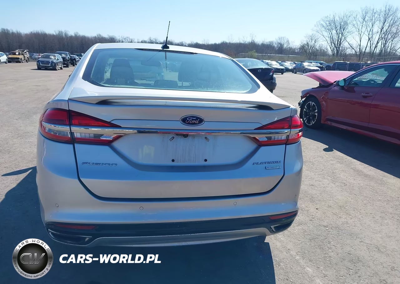2018 Ford Fusion Platinum VIN:3FA6P0K91JR114002 - 15