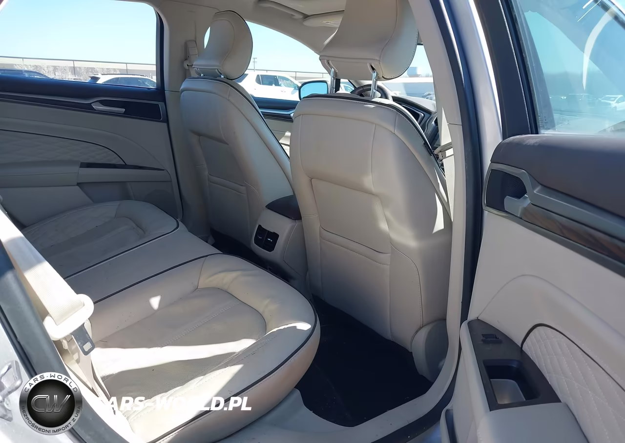 2018 Ford Fusion Platinum VIN:3FA6P0K91JR114002 - 8