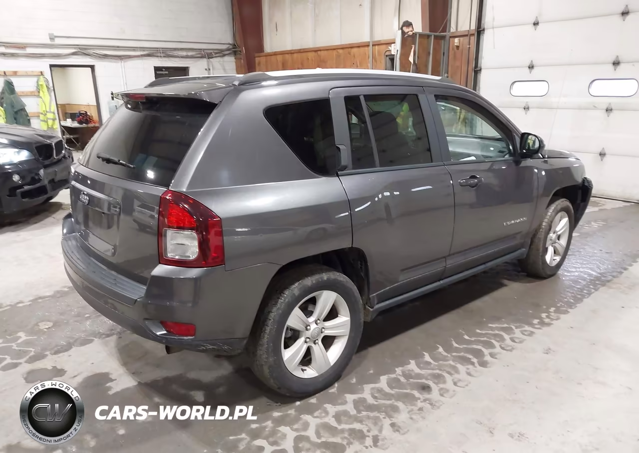 2015 Jeep Compass Sport VIN:1C4NJDBB4FD423738 - 4