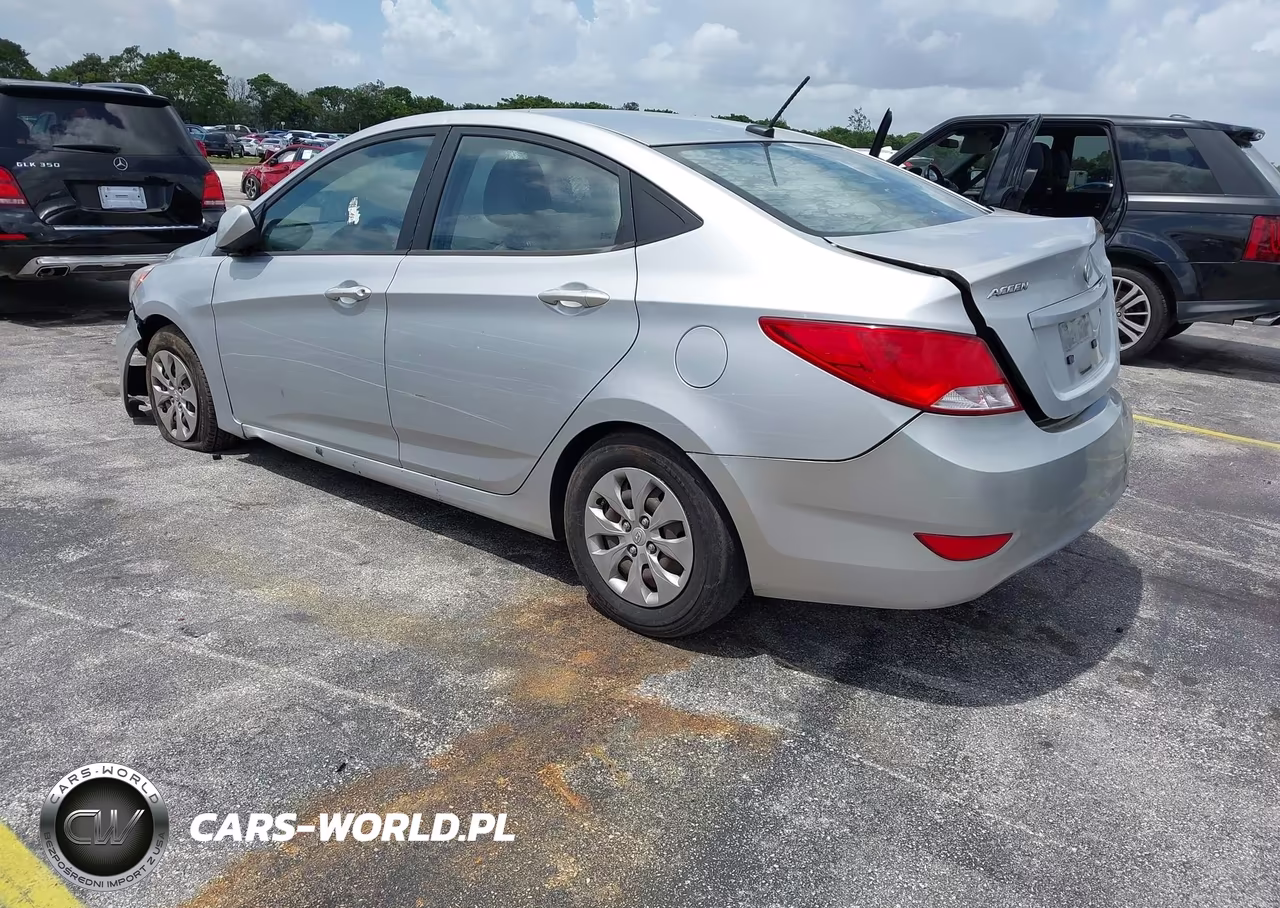 2015 Hyundai Accent Gls VIN:KMHCT4AE3FU833231 - 3