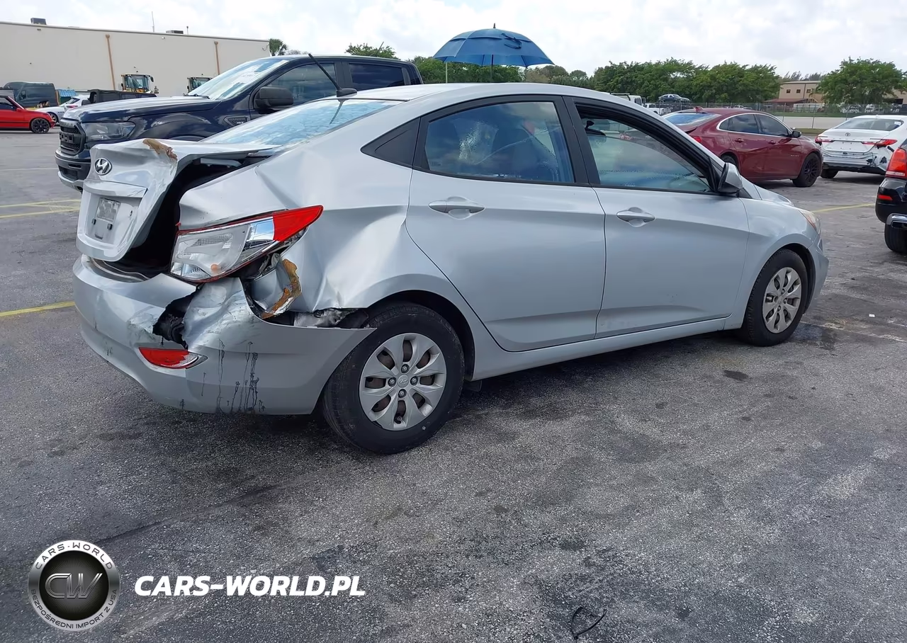 2015 Hyundai Accent Gls VIN:KMHCT4AE3FU833231 - 4