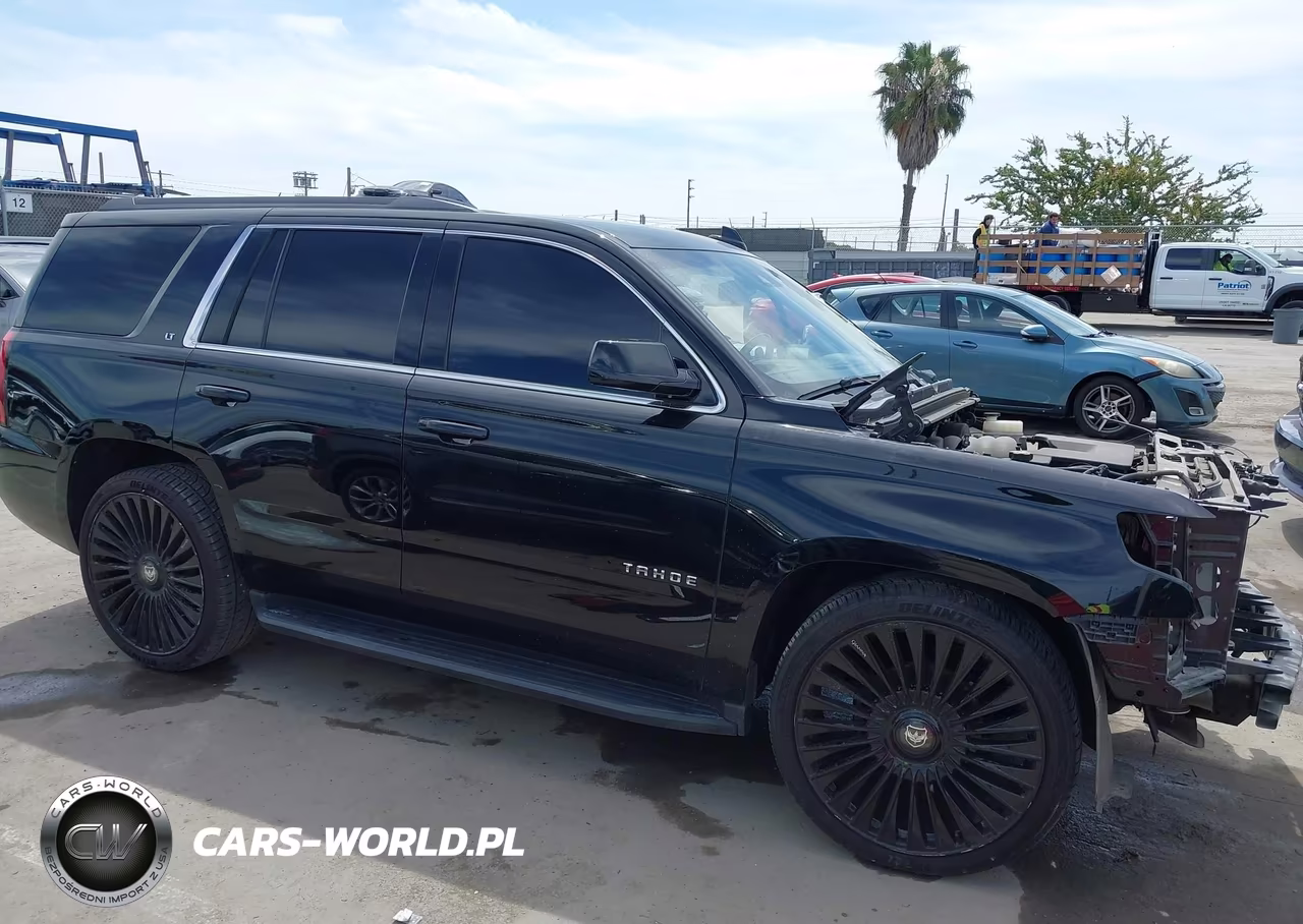 2019 Chevrolet Tahoe Lt VIN:1GNSCBKC2KR362694 - 14