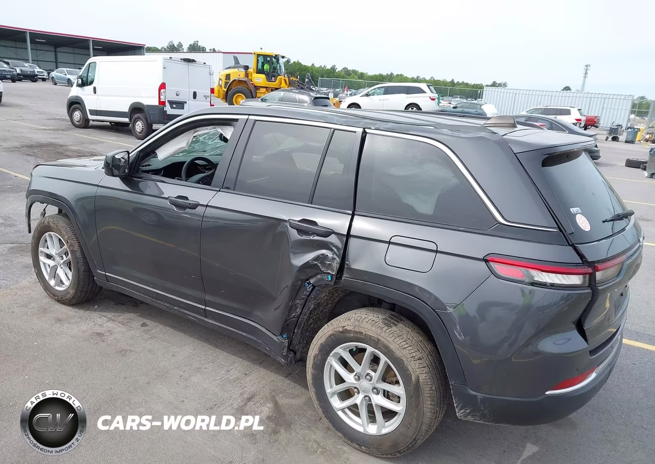 2023 Jeep Grand Cherokee Laredo 4X2 VIN:1C4RJGAG8PC615252 - 13