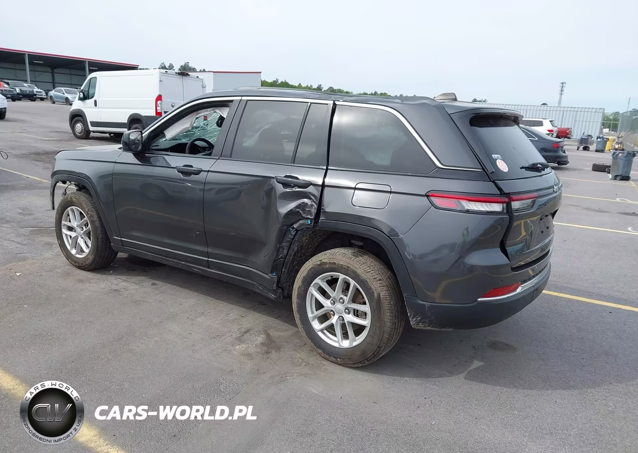 2023 Jeep Grand Cherokee Laredo 4X2 VIN:1C4RJGAG8PC615252 - 3