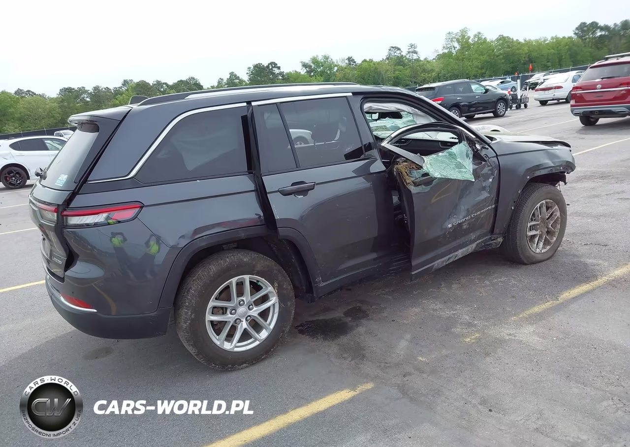 2023 Jeep Grand Cherokee Laredo 4X2 VIN:1C4RJGAG8PC615252 - 4