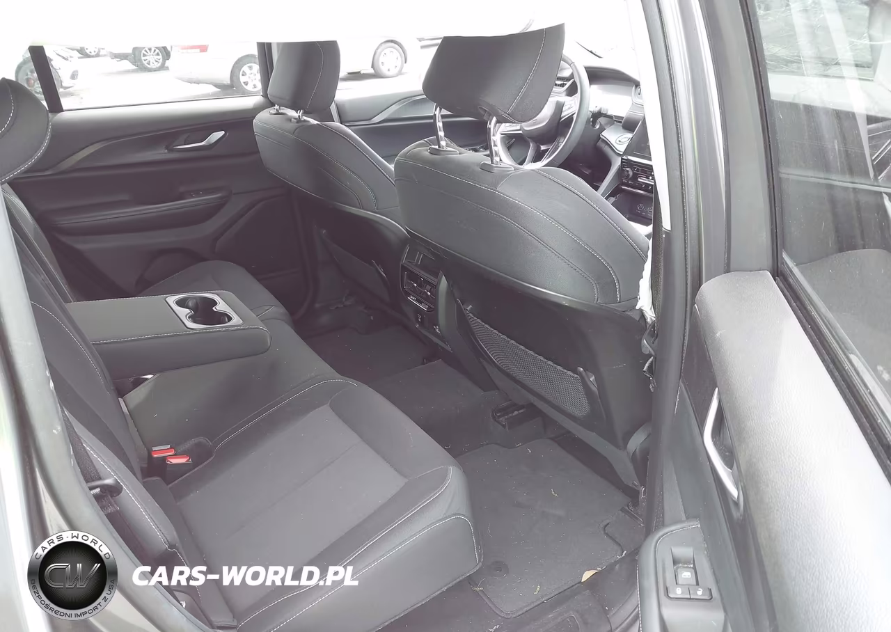 2023 Jeep Grand Cherokee Laredo 4X2 VIN:1C4RJGAG8PC615252 - 8
