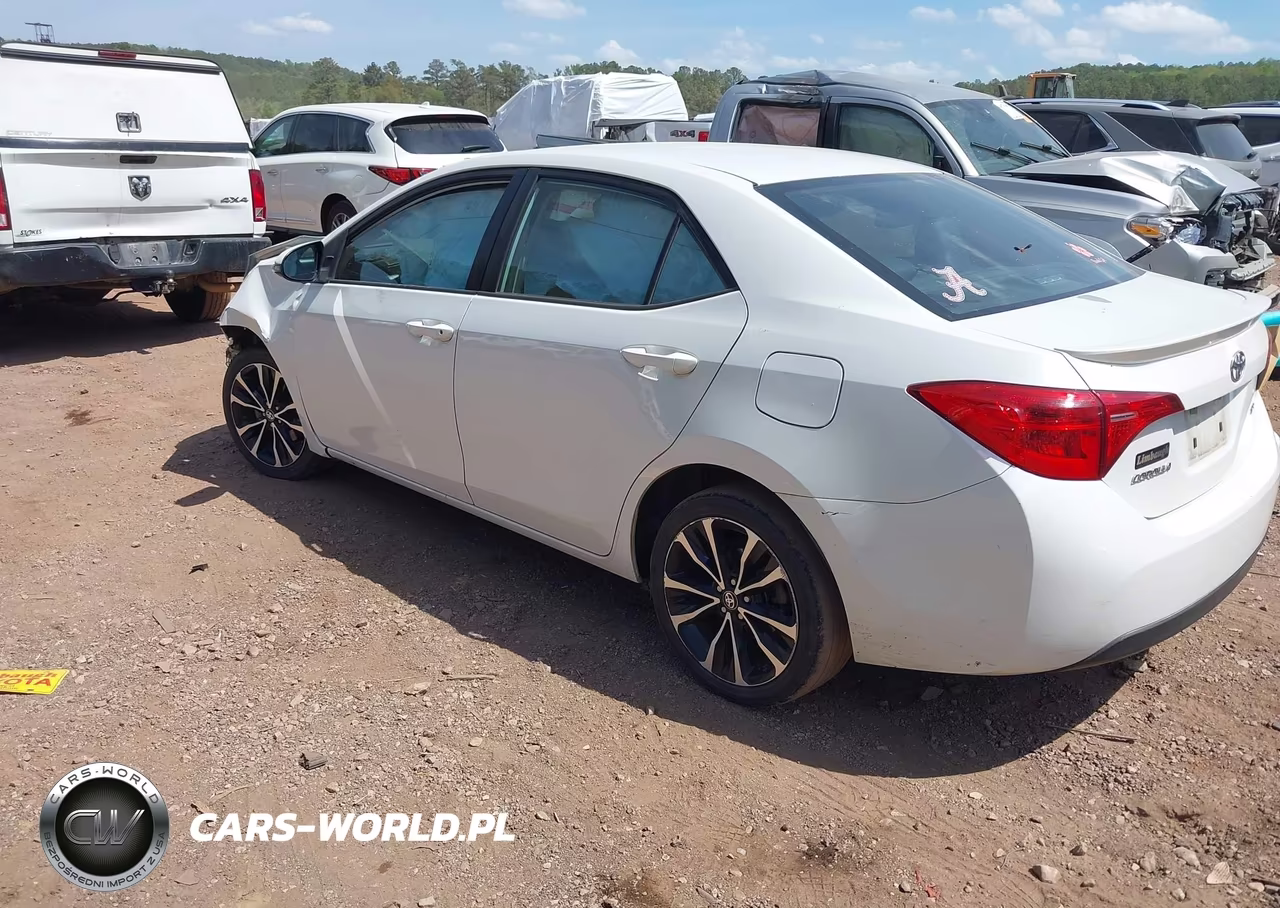 2017 Toyota Corolla Se VIN:5YFBURHE3HP609991 - 3