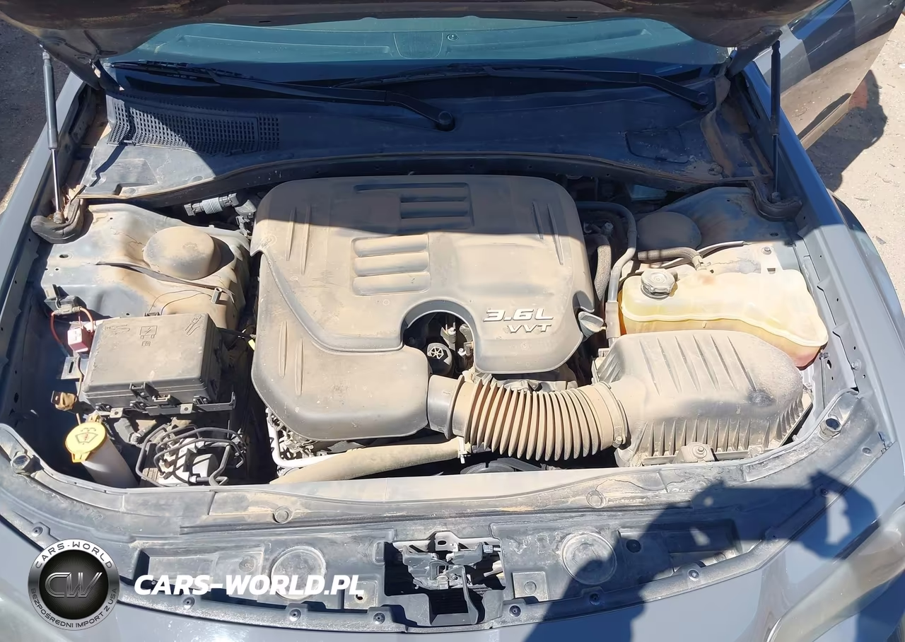 2019 Chrysler 300 Touring VIN:2C3CCAAG1KH570274 - 10