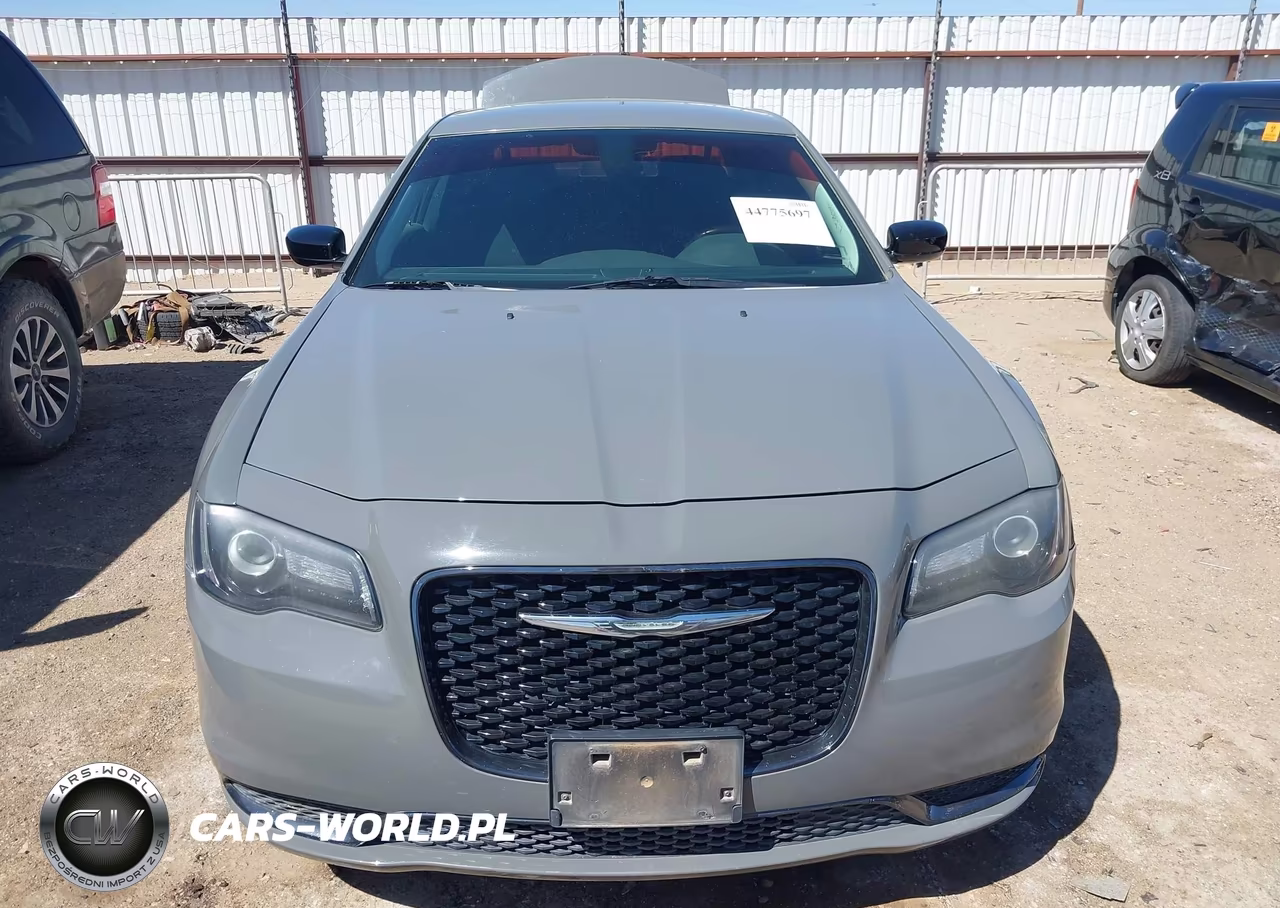 2019 Chrysler 300 Touring VIN:2C3CCAAG1KH570274 - 12