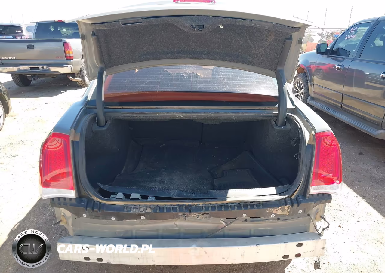 2019 Chrysler 300 Touring VIN:2C3CCAAG1KH570274 - 16