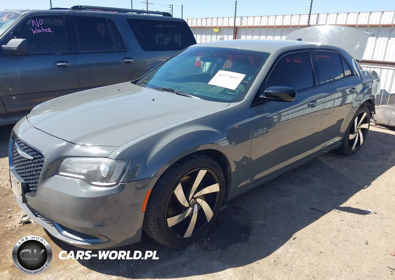 2019 Chrysler 300 Touring VIN:2C3CCAAG1KH570274 - 2