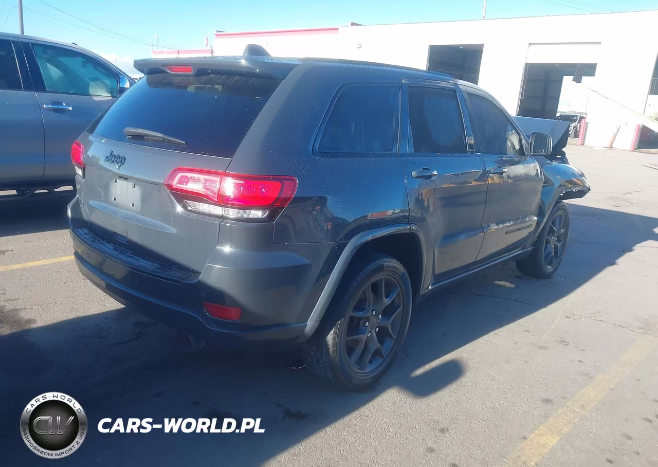 2018 Jeep Grand Cherokee Altitude 4X4 VIN:1C4RJFAG3JC407653 - 4