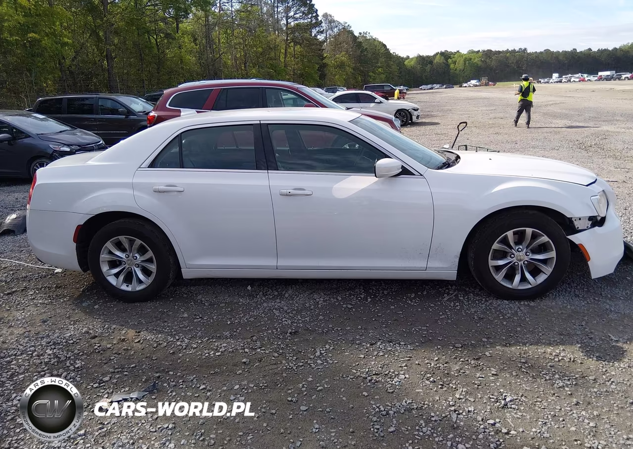 2016 Chrysler 300 Limited VIN:2C3CCAAG4GH141833 - 14