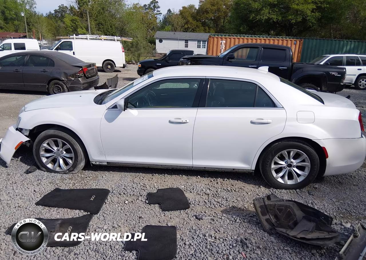 2016 Chrysler 300 Limited VIN:2C3CCAAG4GH141833 - 15