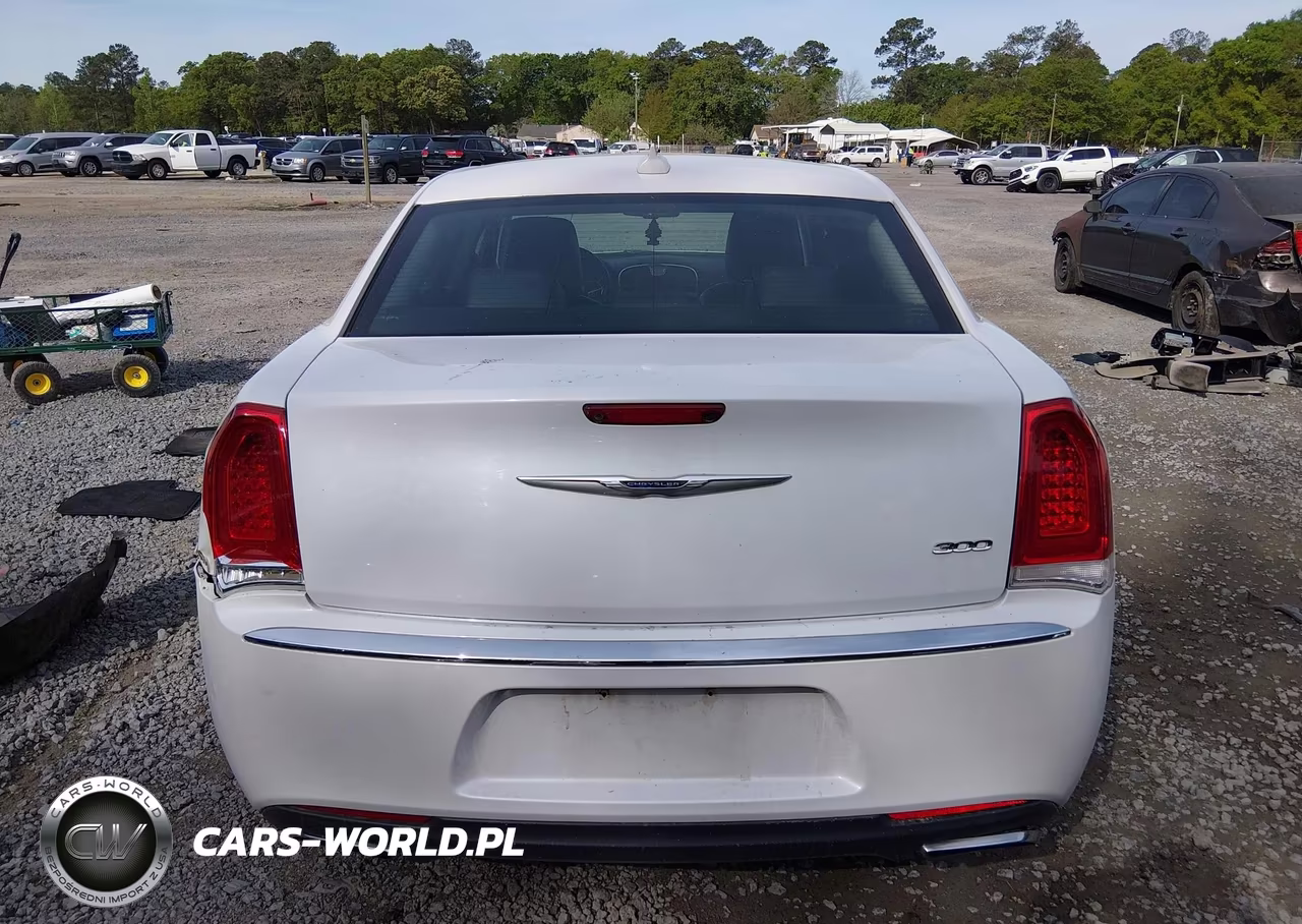 2016 Chrysler 300 Limited VIN:2C3CCAAG4GH141833 - 17
