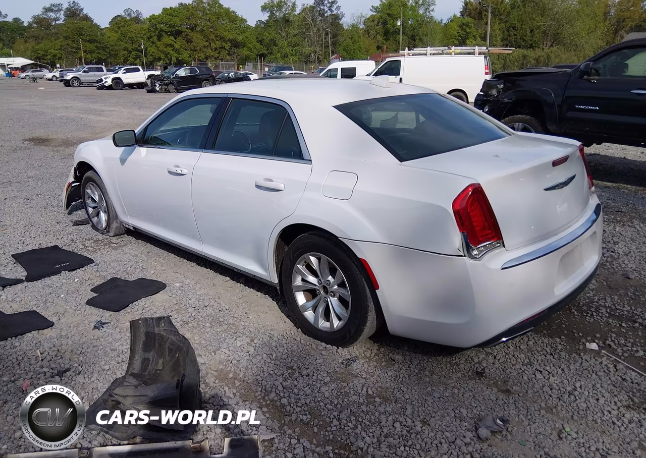 2016 Chrysler 300 Limited VIN:2C3CCAAG4GH141833 - 3
