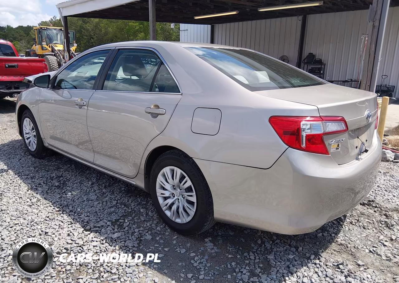 2014 Toyota Camry Le VIN:4T1BF1FK5EU765867 - 3