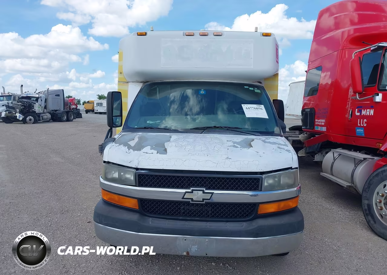 2008 Chevrolet Express Cutaway Work Van VIN:1GBJG316281234302 - 15