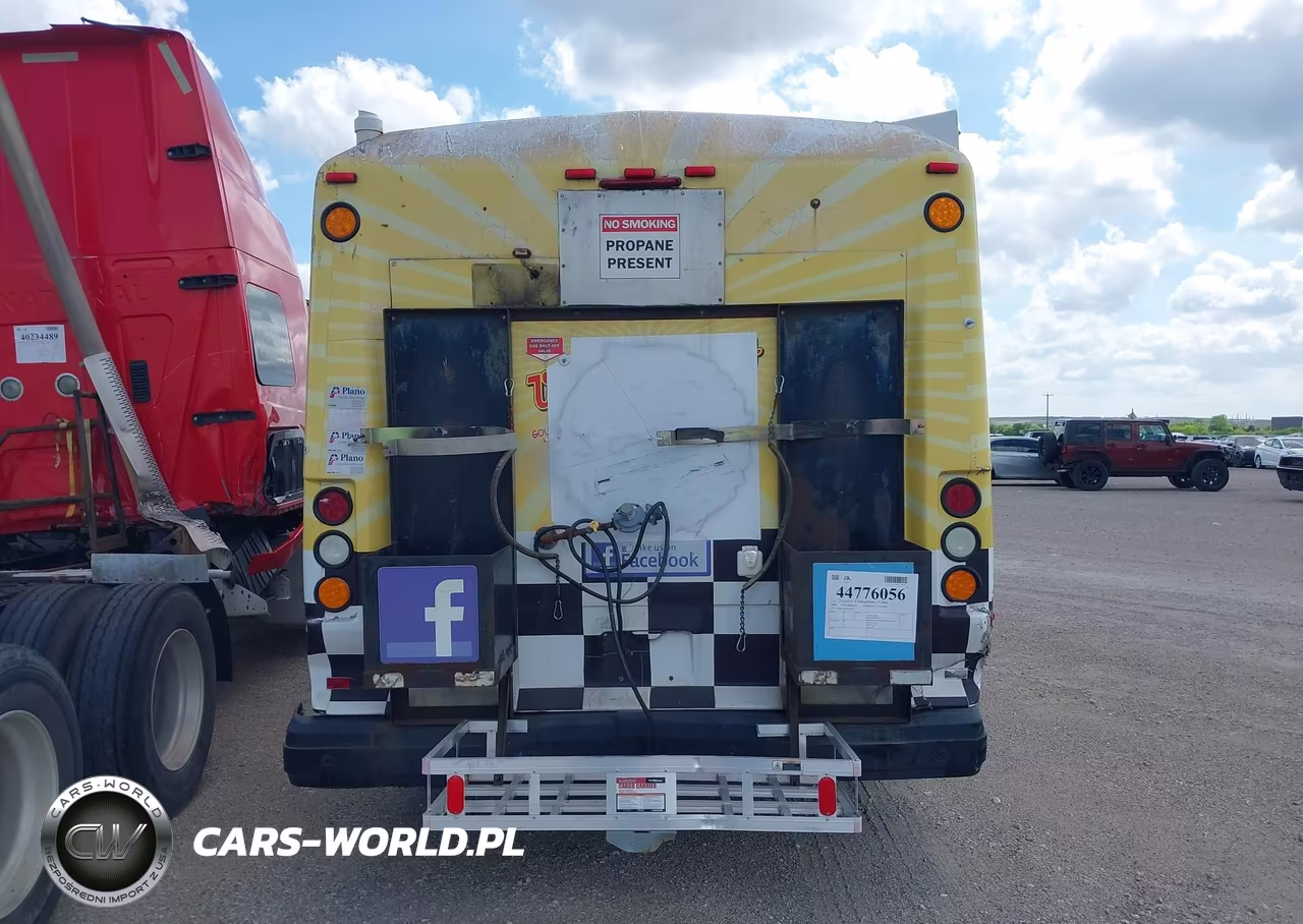 2008 Chevrolet Express Cutaway Work Van VIN:1GBJG316281234302 - 18