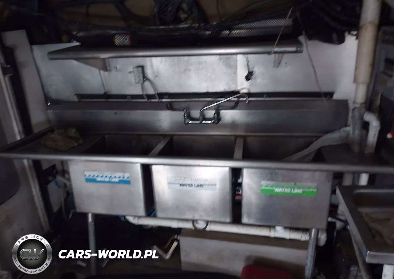 2008 Chevrolet Express Cutaway Work Van VIN:1GBJG316281234302 - 19