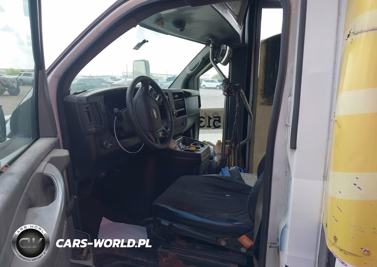 2008 Chevrolet Express Cutaway Work Van VIN:1GBJG316281234302 - 7