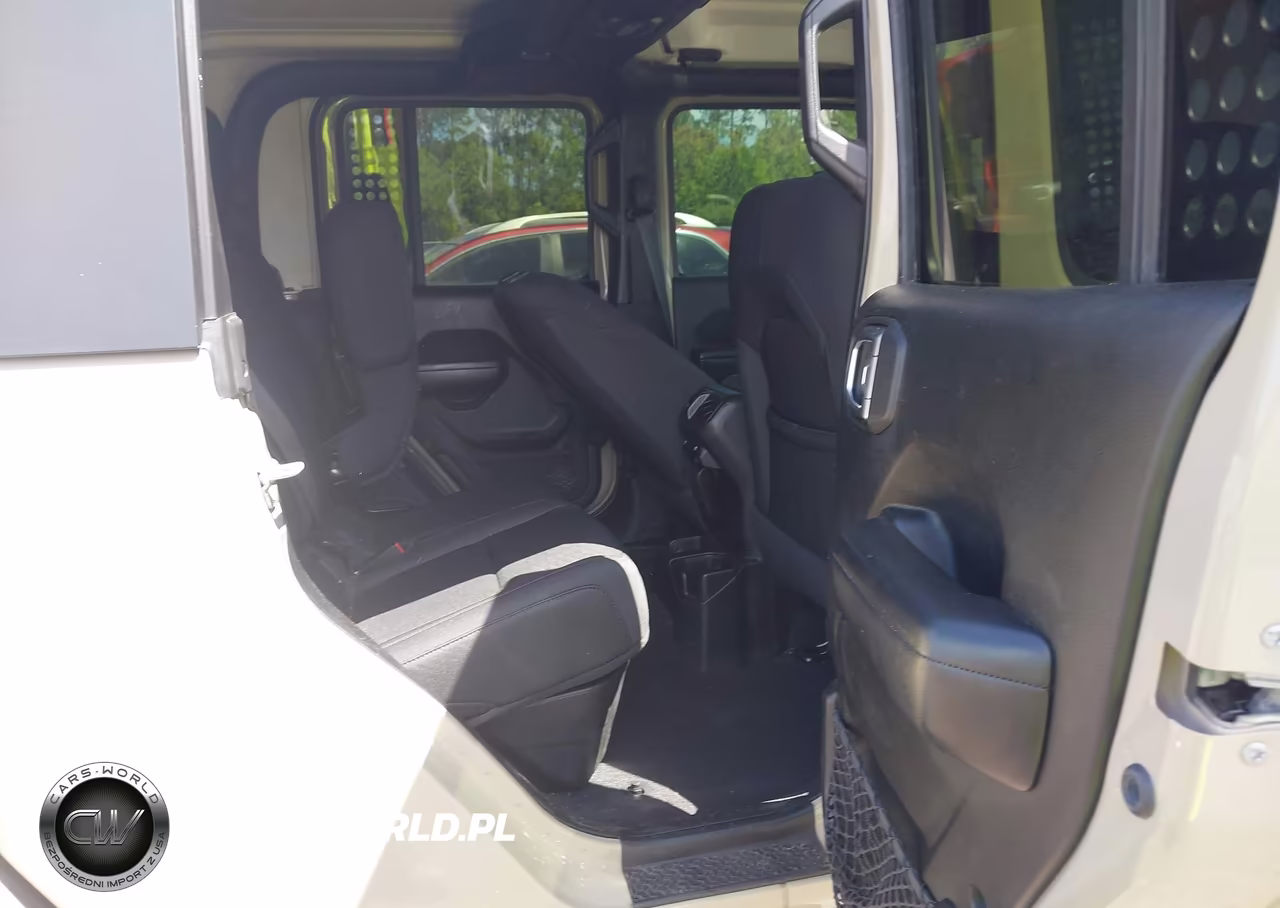 2020 Jeep Gladiator Sport S 4X4 VIN:1C6HJTAG4LL161653 - 8