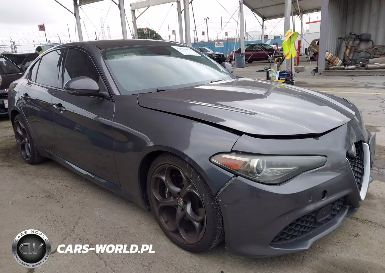 2017 Alfa Romeo Giulia Ti Rwd – zdjęcie 1 z 18