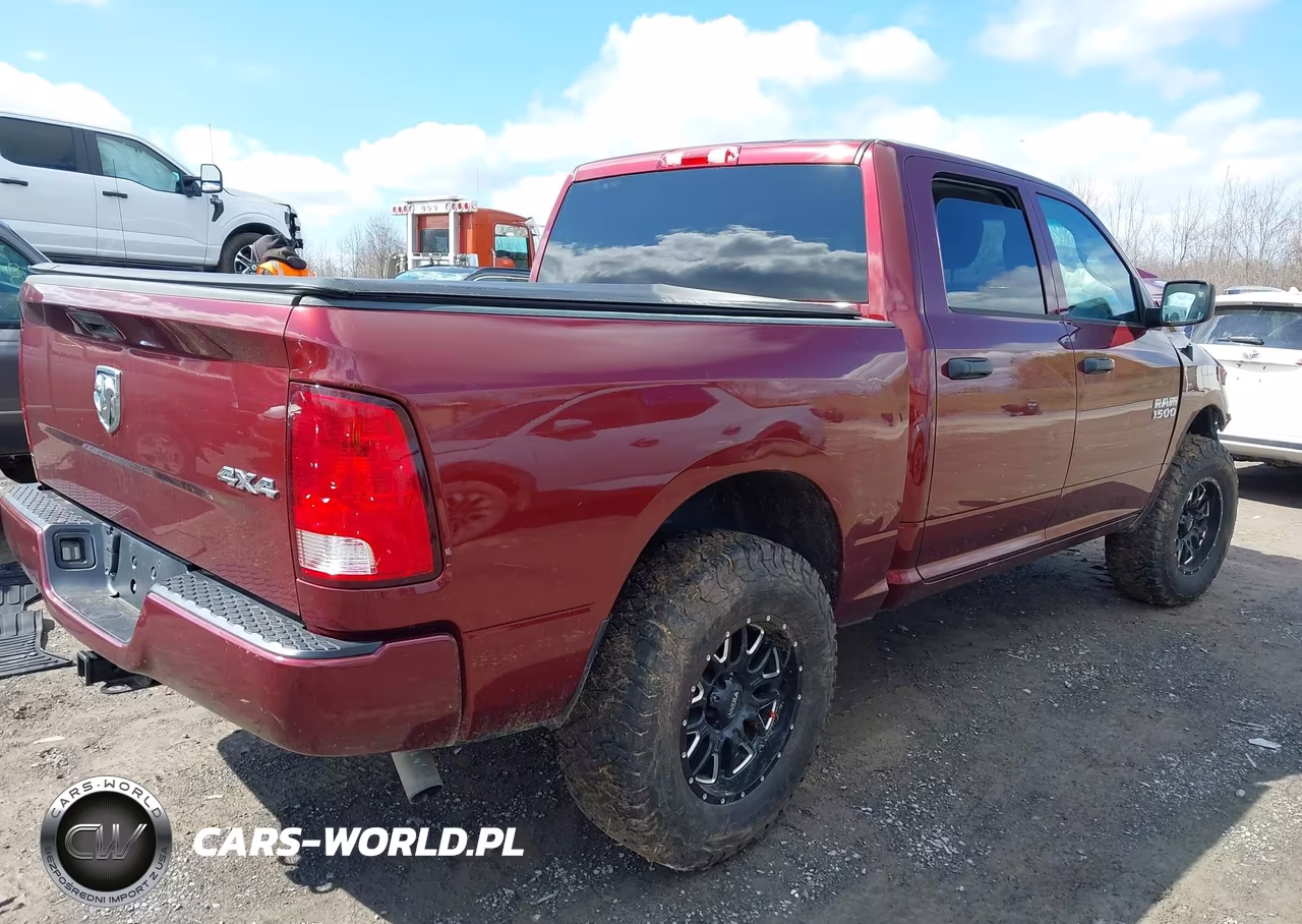 2018 Ram 1500 Express 4X4 5'7 Box VIN:3C6RR7KG8JG235511 - 4