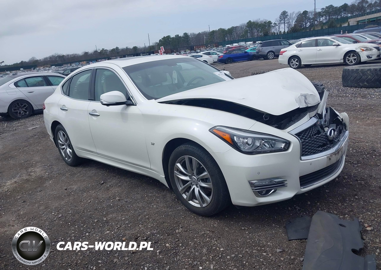 2018 Infiniti Q70 3.7X Luxe