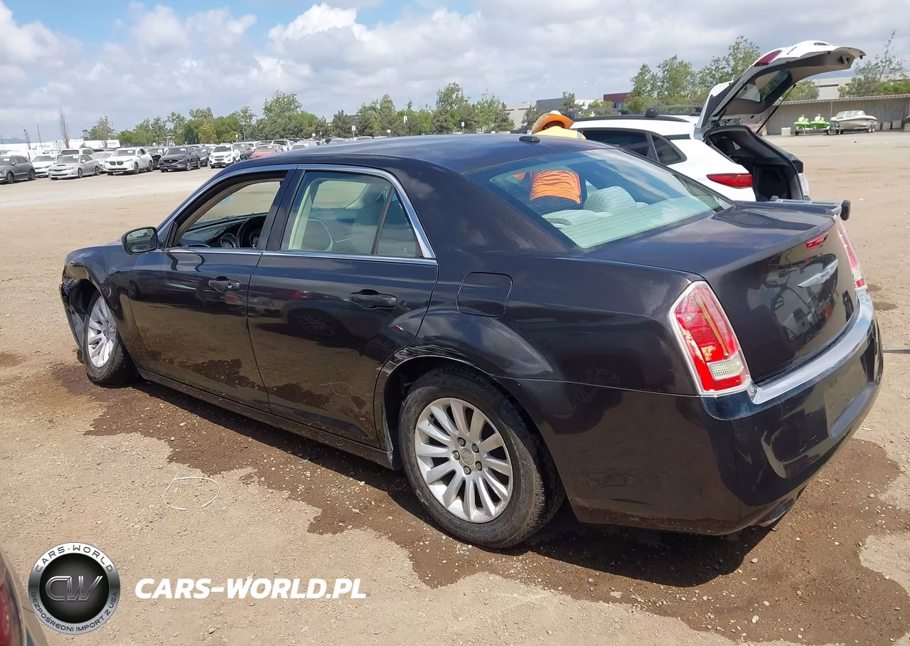 2012 Chrysler 300 VIN:2C3CCAAG2CH313173 - 3