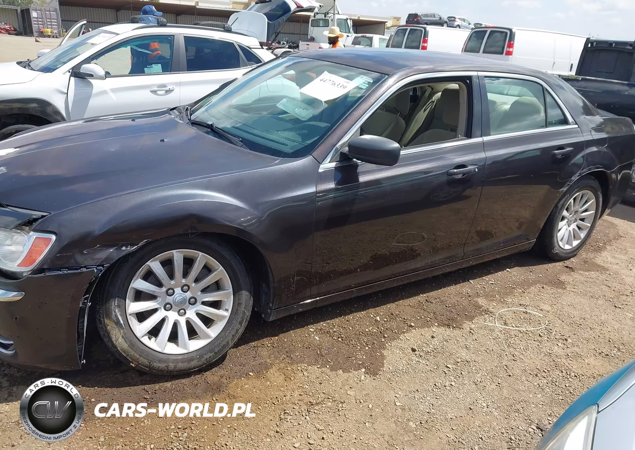 2012 Chrysler 300 VIN:2C3CCAAG2CH313173 - 6
