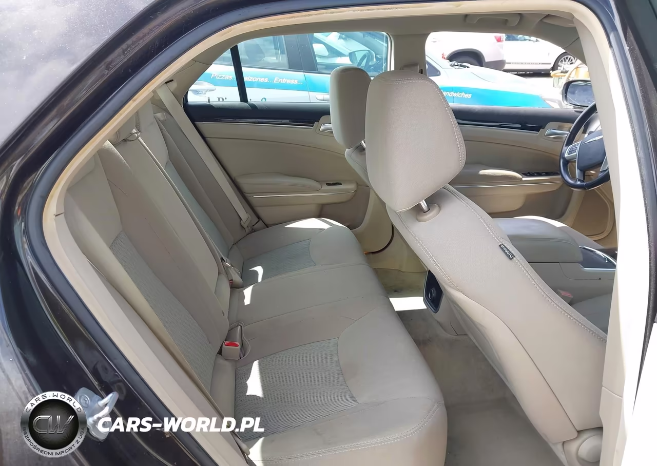 2012 Chrysler 300 VIN:2C3CCAAG2CH313173 - 8