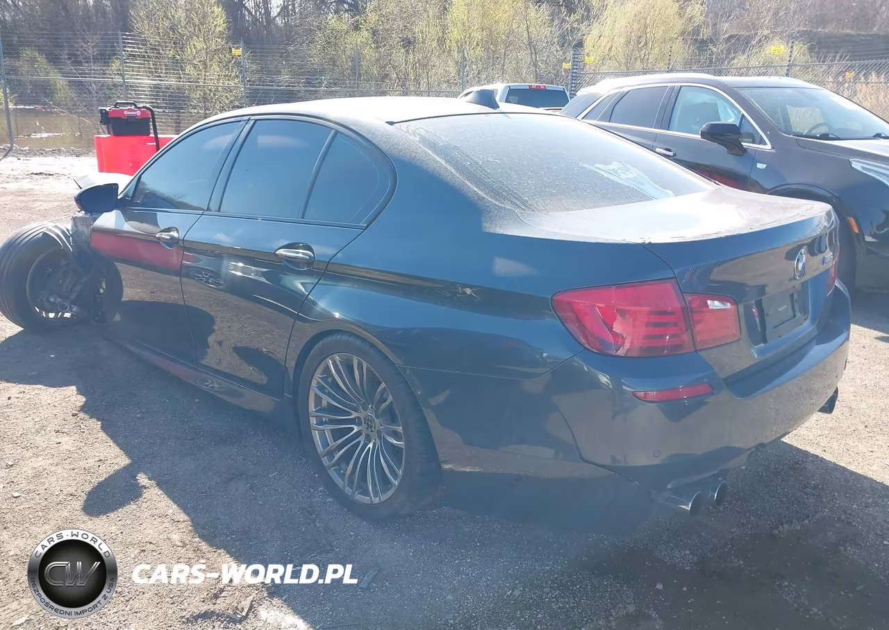 2013 BMW M5 VIN:WBSFV9C57DC772418 - 3
