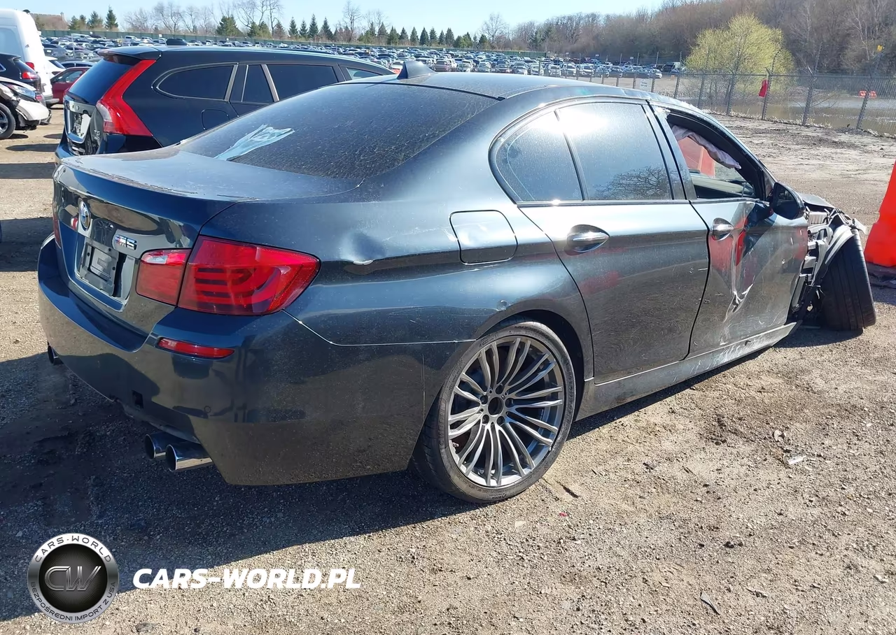 2013 BMW M5 VIN:WBSFV9C57DC772418 - 4