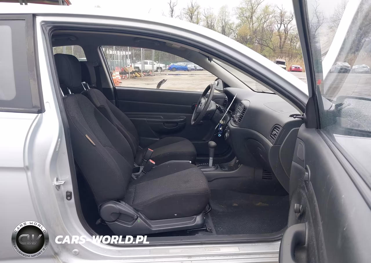 2008 Hyundai Accent Gs VIN:KMHCM36CX8U058766 - 5