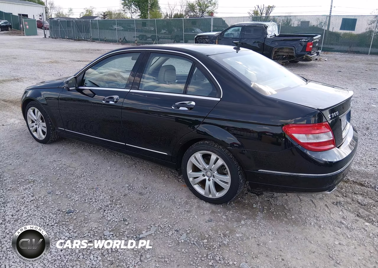2011 Mercedes-Benz C 300 Luxury 4Matic VIN:WDDGF8BB4BR147792 - 3
