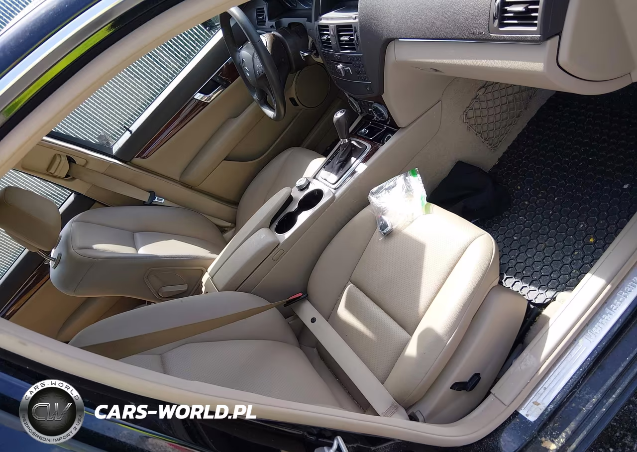 2011 Mercedes-Benz C 300 Luxury 4Matic VIN:WDDGF8BB4BR147792 - 5