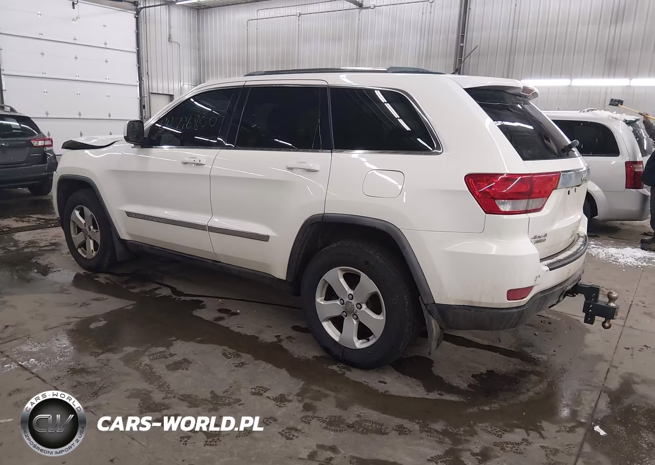 2011 Jeep Grand Cherokee Laredo VIN:1J4RR4GG5BC735303 - 3